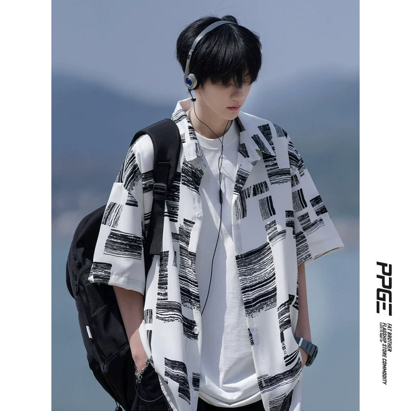 Рубашка в полоску с короткими рукавами для мужчин летом