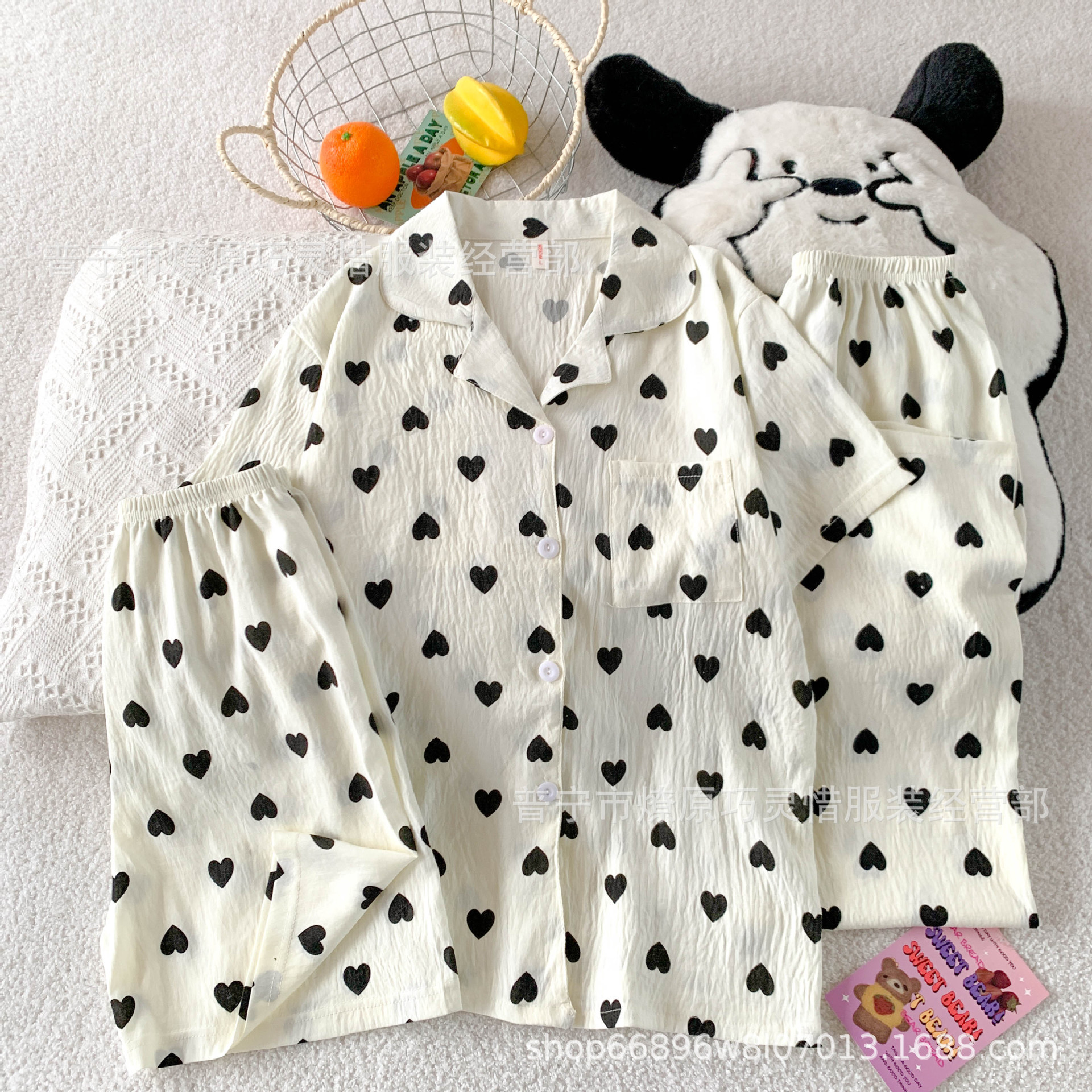 Pequeño pijama de corazón de melocotón para mujeres tres piezas de verano nubes de algodón se puede usar pantalones de manga corta para estudiantes de dibujos animados ropa para el hogar