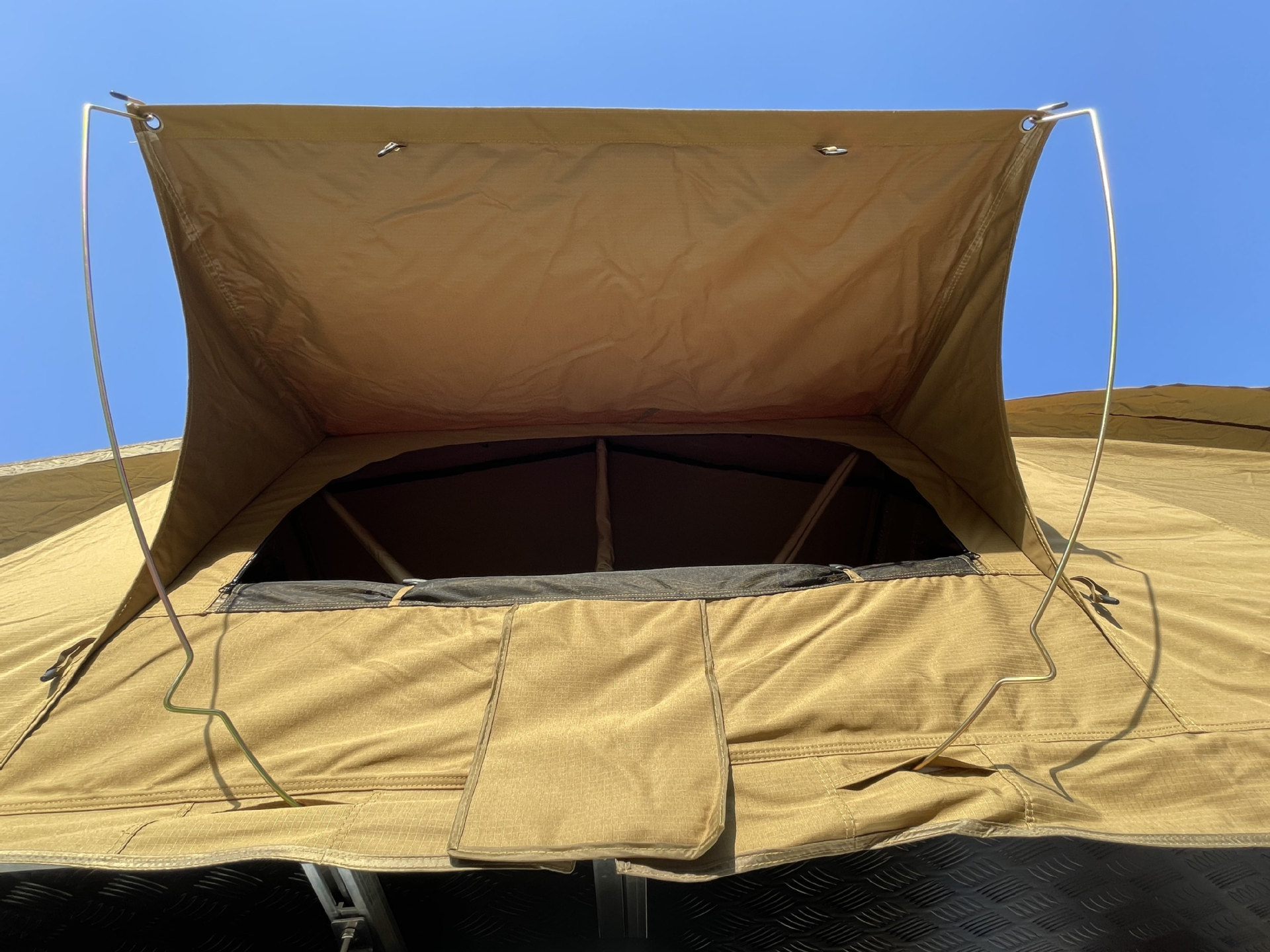 Leftover Foreign Trade Stock with Tags, Sold Out with No Restock, Outdoor Off-Road, Various Sizes, Long Car Roof Tent, Portable Car Tent