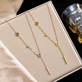 项链;手链;耳钉