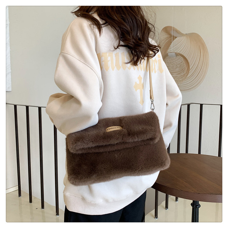 This year's popular Korean version of for women in 2023, new trendy large capacity single shoulder crossbody plush_voghion.com