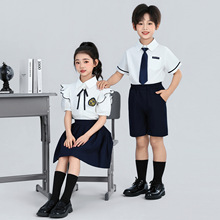 �׃��@�@�����bӢ���LС�W��У�����b��һ�ݳ������ͯ�WԺ�L����