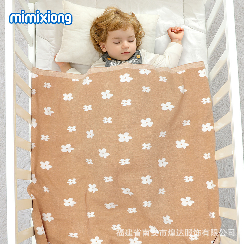 Ins venta caliente primavera, primavera y verano nuevo estilo linda flor jacquard bebé manta bebé cochecito cubierta edredón juego almohadilla