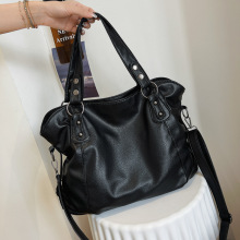 �羳Ůʿ���ذ��¿���֦�y�������μ�б���ܛƤ���s�L�ٴ�ͨ�ڰ�