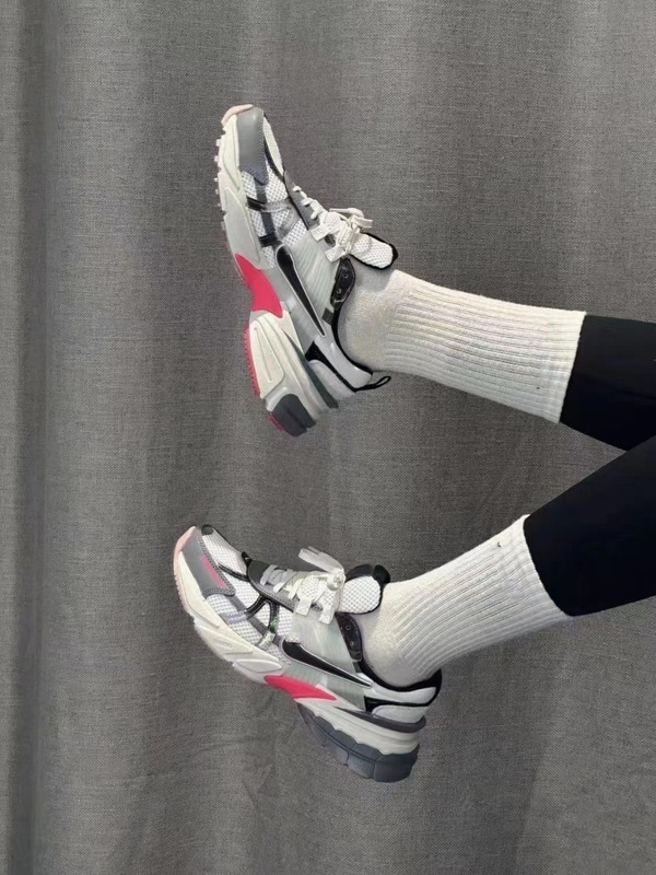 ネット面の新型v 2k Run Runtekk 3xlレトロなお父さんの靴のバドミントンの靴の男女の運動のランニングシューズ|undefined