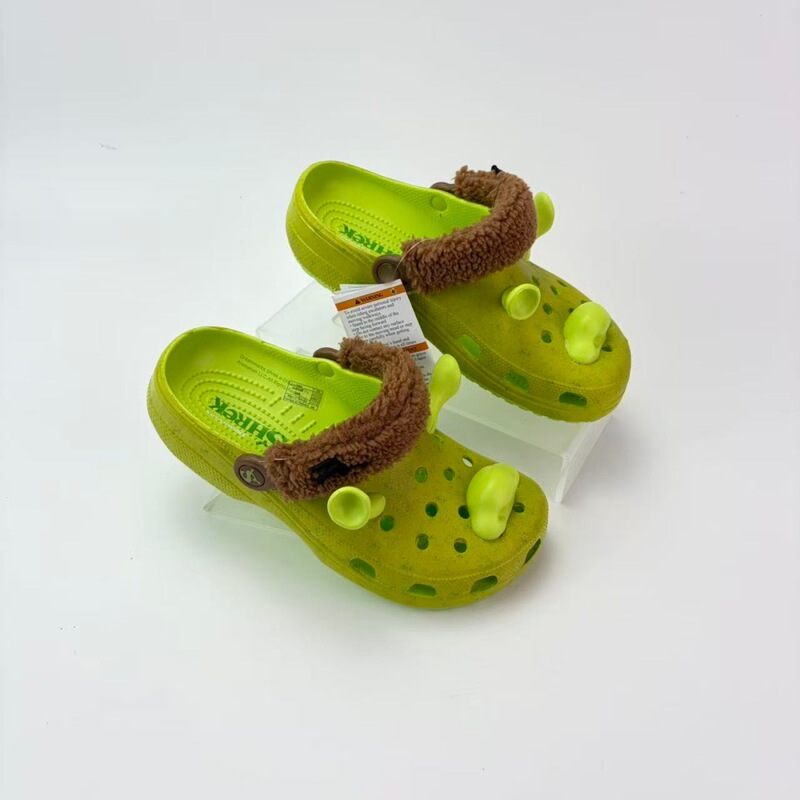 New Style Crocs Shrek Collaboration Non-Slip Sandals for Men and Women, Lightweight and Breathable Outdoor Parent-Child Beach Shoes for Children