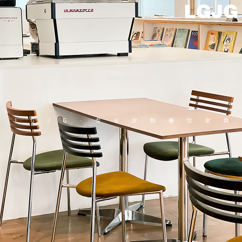 인터넷 연예인 간단한 식사 및 가벼운 음식점 간단한 테이블과 의자 조합 한식당 의자 밀크티 베이커리 가게 오션 보드 테이블