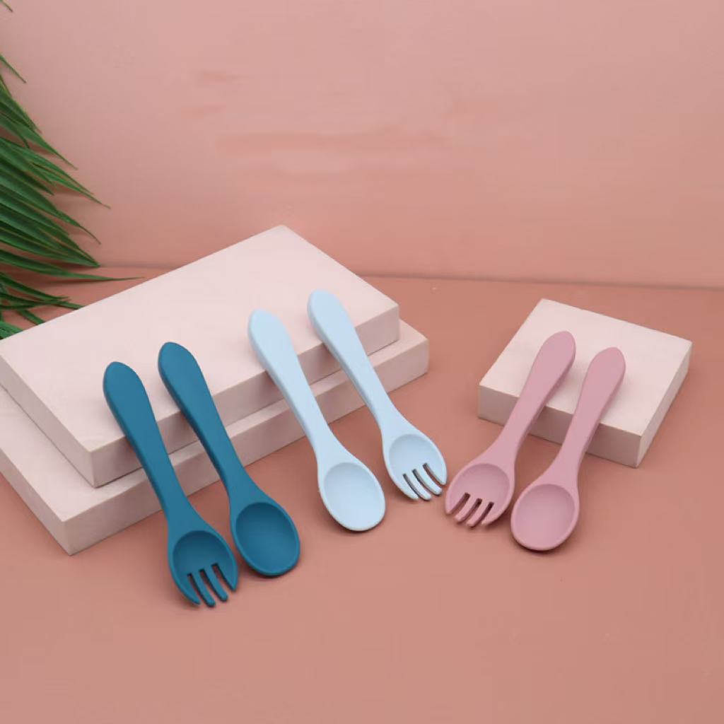 Baby Food Grade Silicone Long Handle Spoon and Fork, Kidsren's Food Supplement Spoon and Fork, Soft Head Spoon and Fork, Biteable Hand-Held Silicone Spoon and Fork