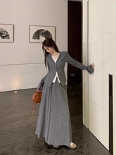 秋季穿搭假两件一整套高级感V领黑色针织高腰连衣裙子女时尚套装