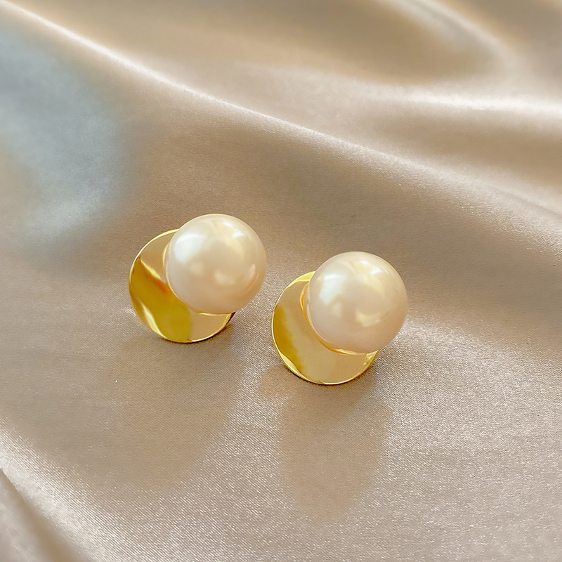 Round Pattern Romantic French Office Style Large Pearl Round Heart Earrings
