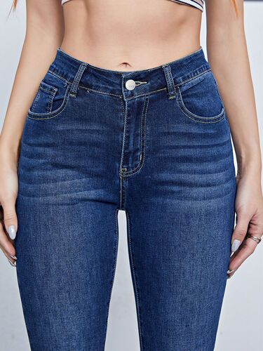 Direct shipping from overseas warehouse: Hot girl-style hip-lifting women's denim jeans—high-waisted, sexy, tight-fitting, European and American-style, stretchy, slim-fit pants.