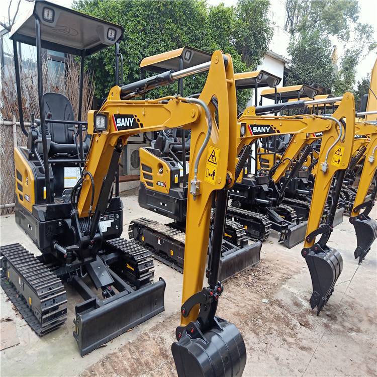 全新三一16C挖掘机，三一微型挖掘机
