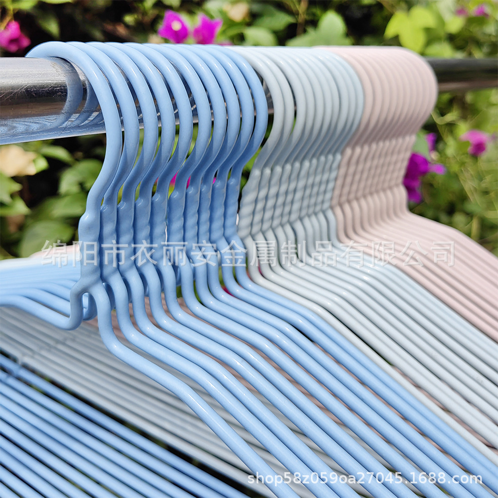 두꺼운 두꺼운 옷걸이 가정용 성인 옷걸이 Shangchao 같은 스타일 금속 담그기 플라스틱 옷걸이 면 패딩 코트 옷걸이