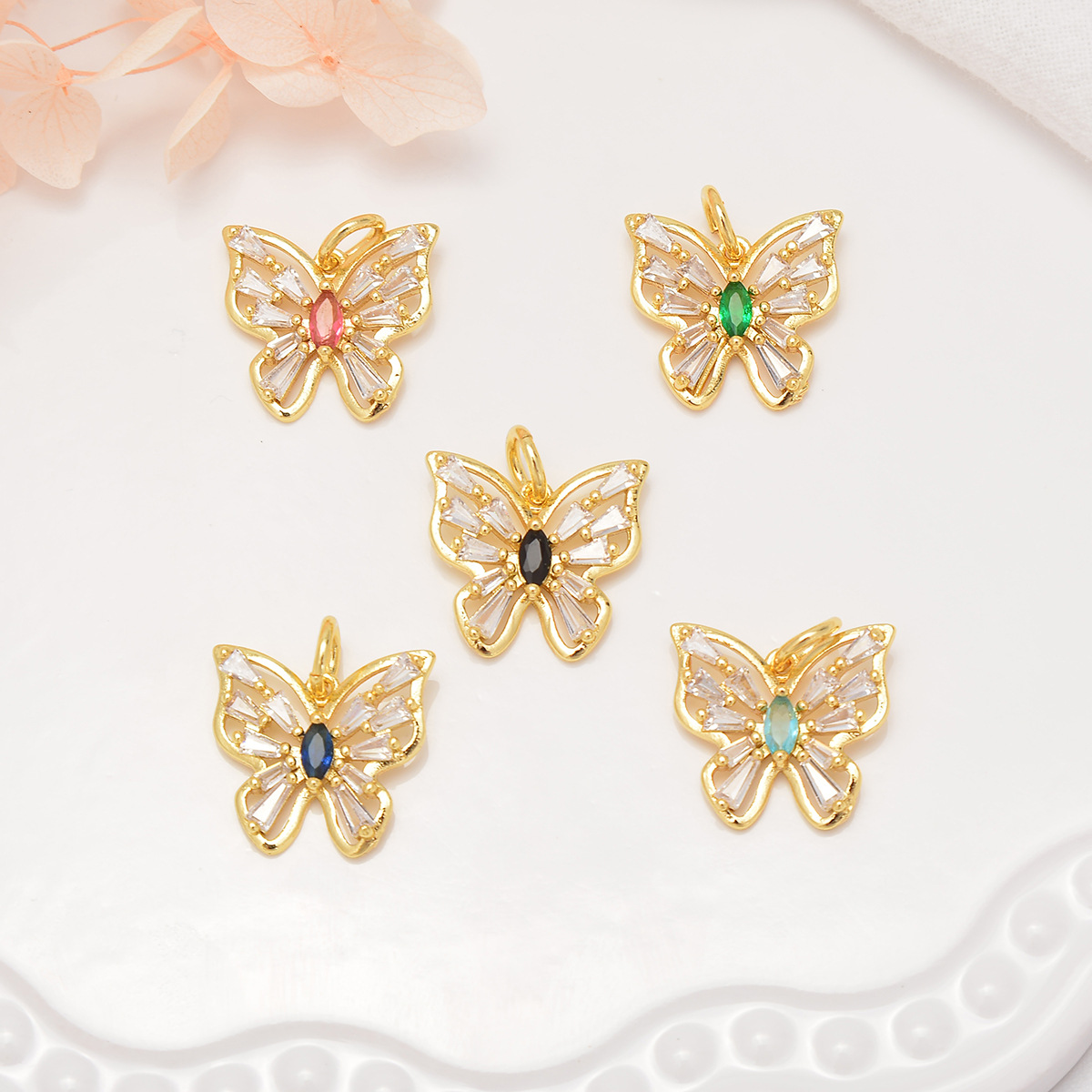 3g Weight Copper Inlay Butterfly Rhinestones Pendant Necklace