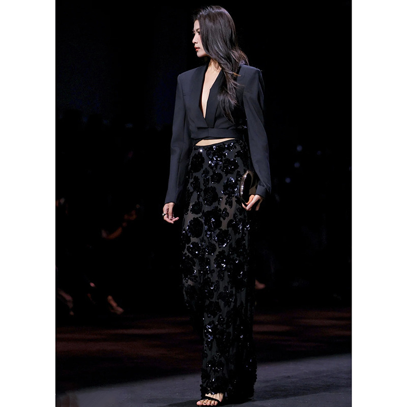 Niche Light Luxury Cross-Tie Green Fruit Collar Waist-Cinching Blazer Short Jacket Set with Sequin Floral Semi-Sheer Long Skirt