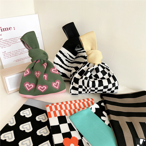 Plaid floral knitted handbag women's autumn, winter and summer shoulder woven fashion versatile personalized casual bag