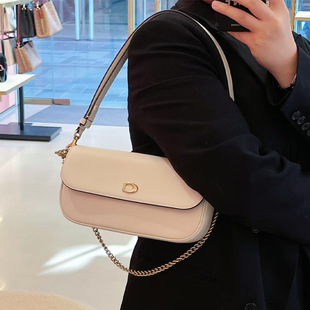 ����Ů2025�¿�μ�б��С����Brook���w朗l���͹�lvy�錢������