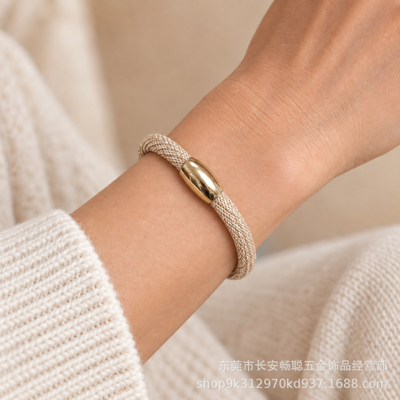 Handmade braided gold thread bracelet, vintage cord bracelet with a gold magnetic clasp, a fashionable and casual accessory, perfect as a gift