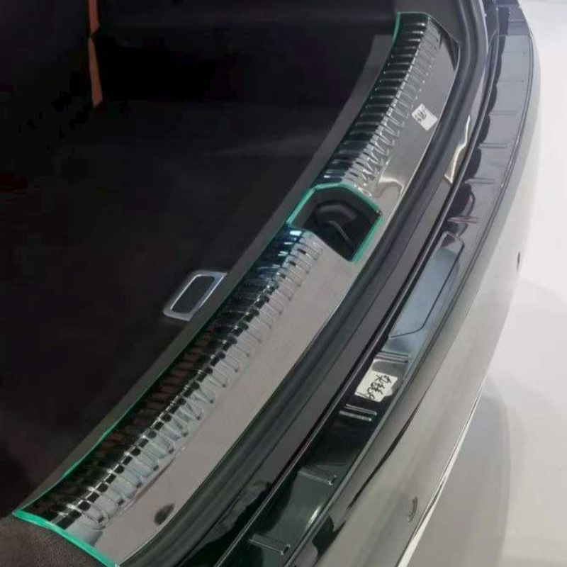 Suitable for the 2026 Yijing X9 model: durable, stain-resistant stainless steel door sill protectors and welcome pedals, essential for interior modification