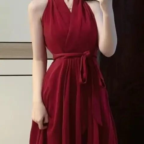 纯欲风红色挂脖连衣裙女2025早春新款a字御姐收腰绑带修身中长裙|undefined