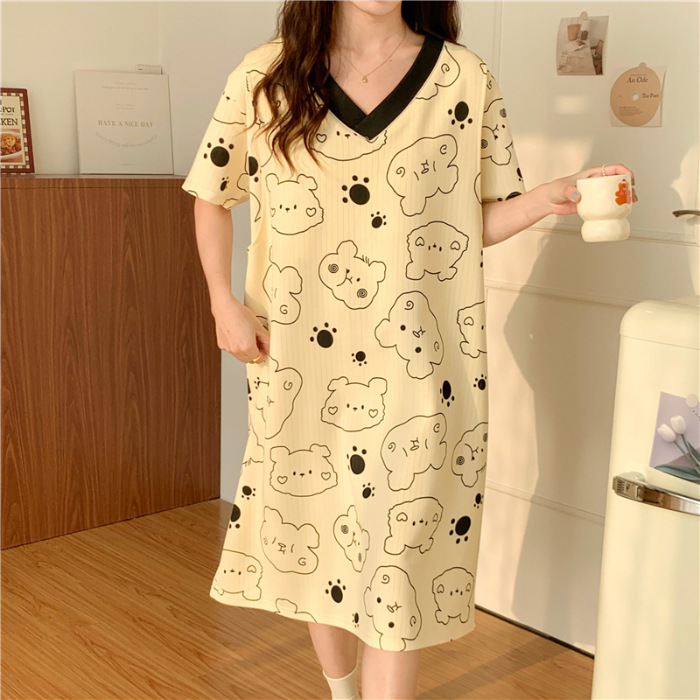大きいサイズの300斤の月子服の夏の薄いタイプの半袖の妊婦は乳を与えます。