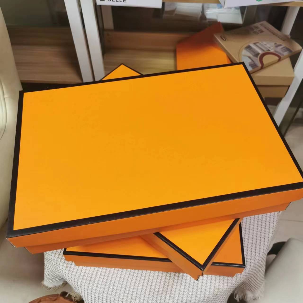 검정색 프레임에 글씨 없음 450*300*150mm(겨울옷)