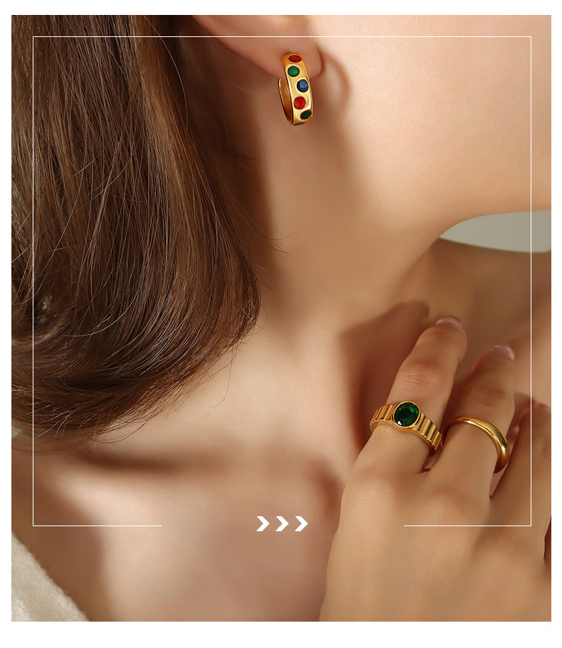 Simple Style C Shape Titanium Steel Plating Earrings 1 Pair