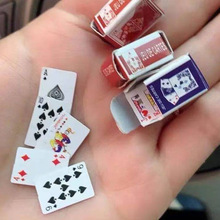 现货迷你扑克牌超小扑克抖音同款旅行扑克纸牌恶搞礼物有趣的玩具