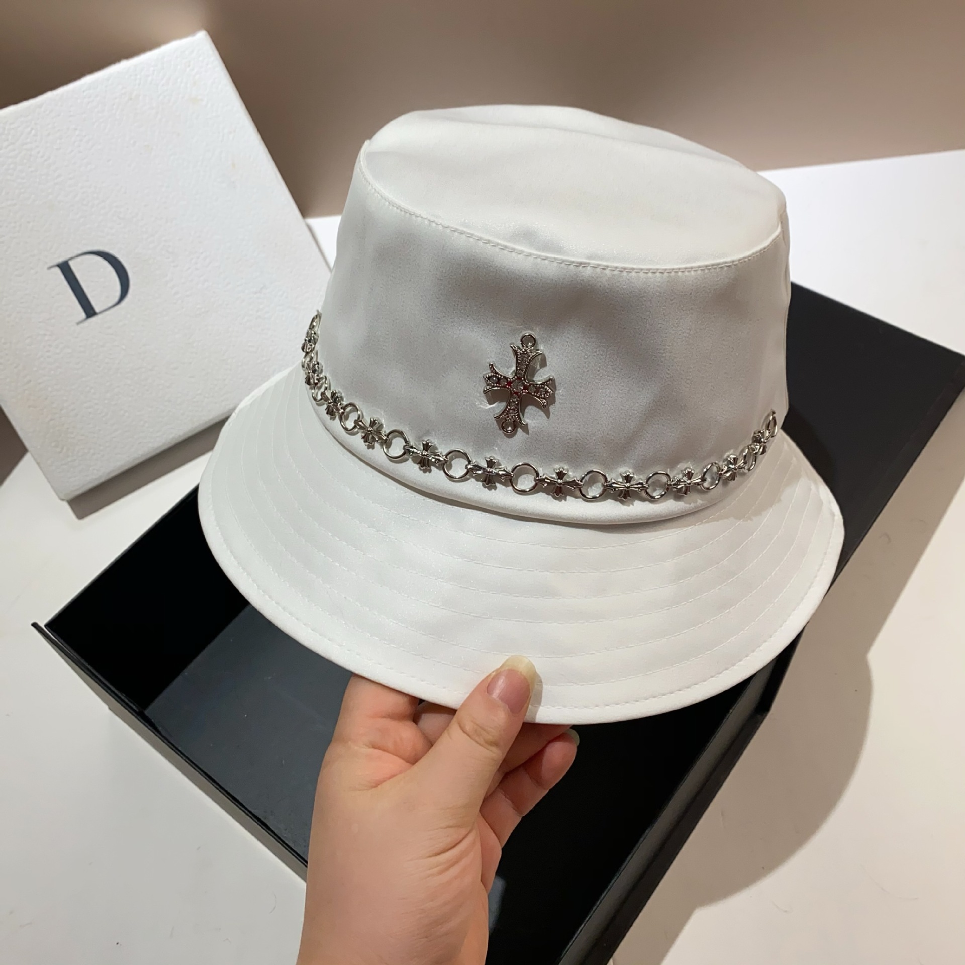 Bacinella a catena incrociata fatta a mano alla moda, marchio parigino alla moda, acido acetico, pescatore, autunno, uomo e donna casual_voghion.com