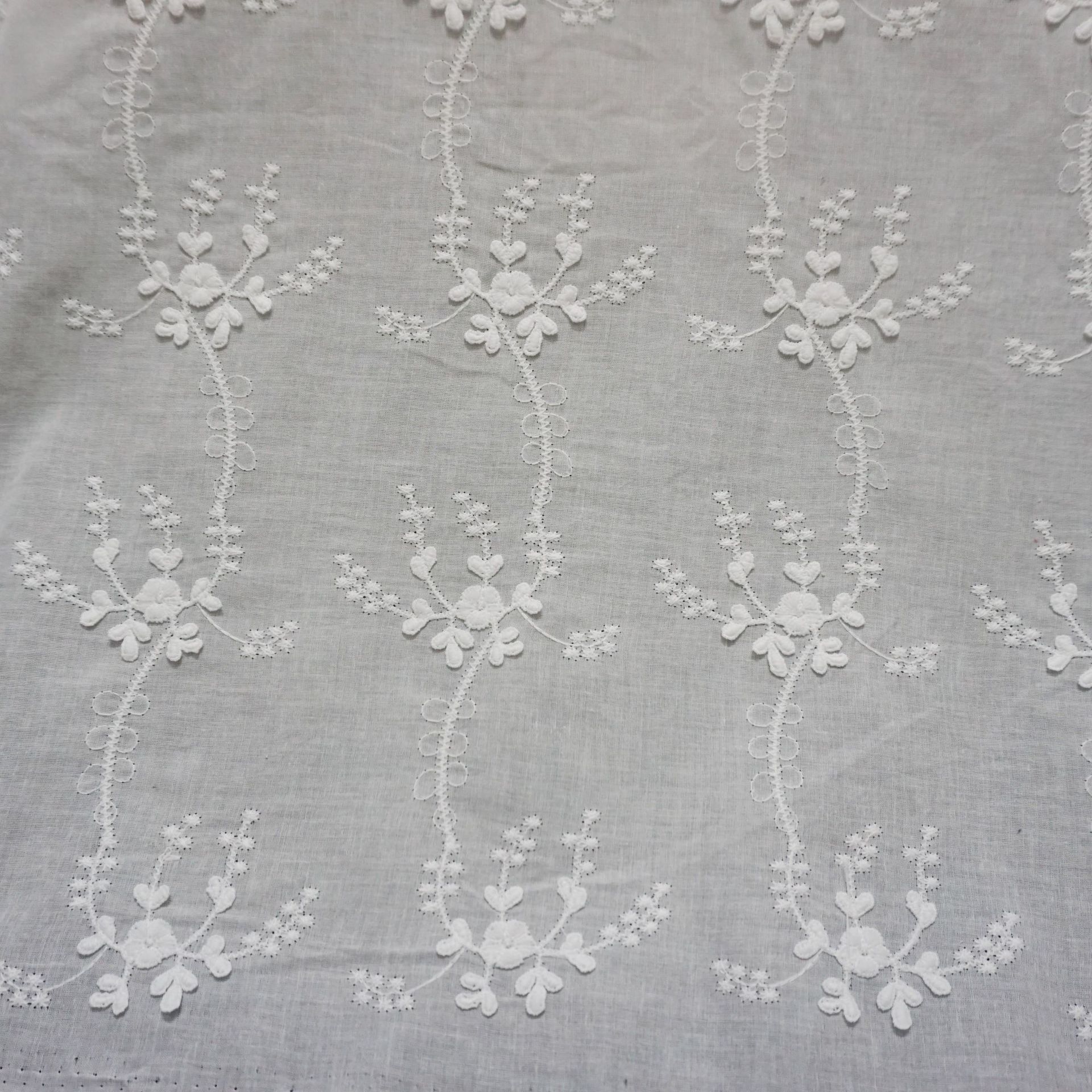 瑞艺棉布绣花 可染色绣花布 棉布刺绣蕾丝面料 镂空面料 厂家现货