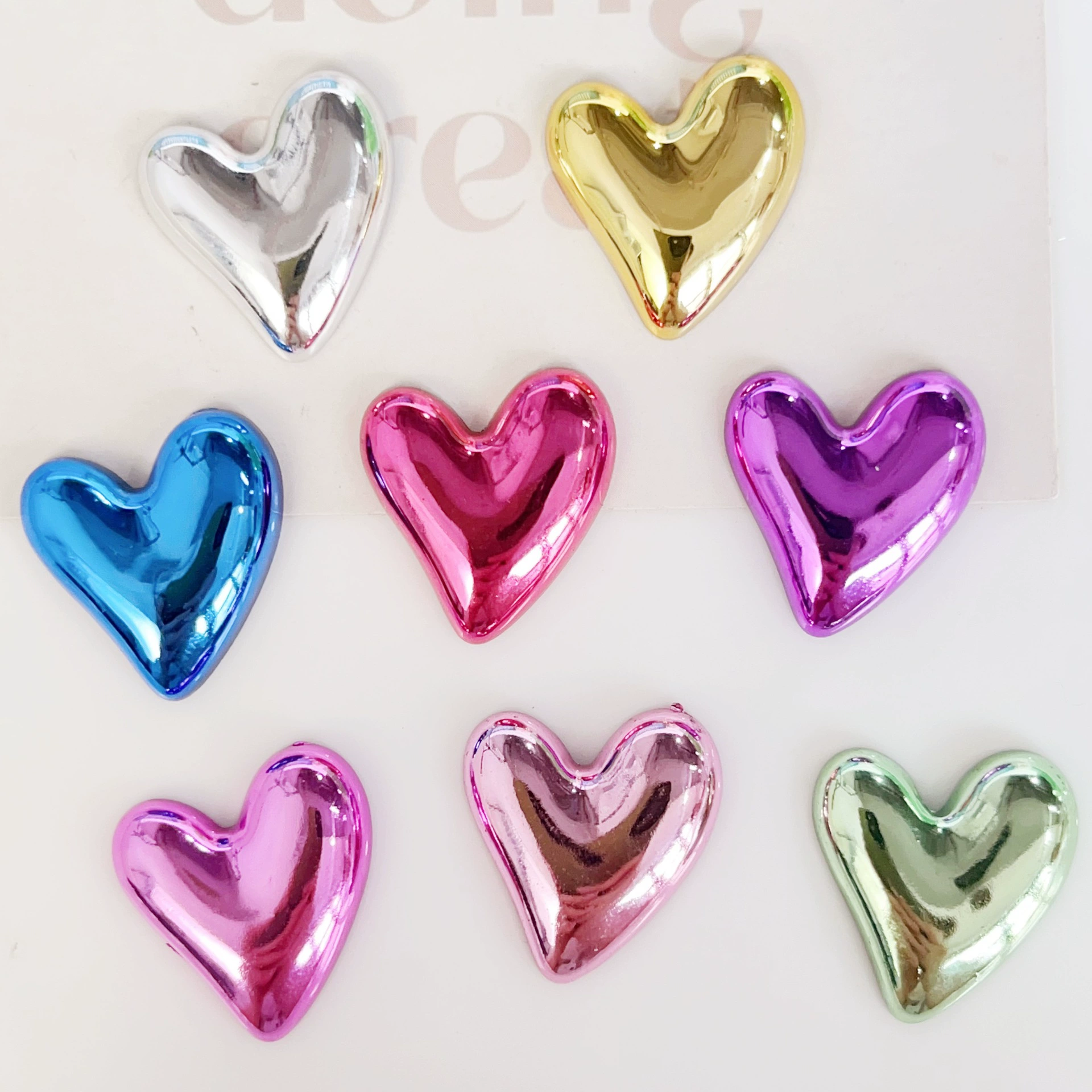 Цветные высококачественные гальванические сердечки, кривые персиковые сердечки, аксессуары для самостоятельного изготовления украшений, заколки для волос, сумки, чехлы для мобильных телефонов, отверстия для обуви, материалы для обуви