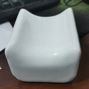 Factory Direct Sales T4 Ceramic Insulators Outdoor Low Voltage Pull Wire Insulating Column Self-Produced and Sold