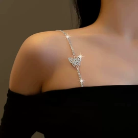 项链;肩带、搭扣;耳环