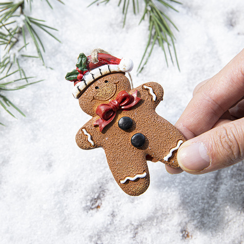 New Christmas tree fried gingerbread man pendant Christmas creative resin ornaments pendant scene arrangement pendant