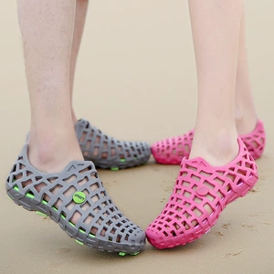 (Трансграничная торговля), (Оптовые продажи), летние модные тапочки в стиле Crocs, дышащие пляжные босоножки, слипоны, лето 2024 года, для влюбленных