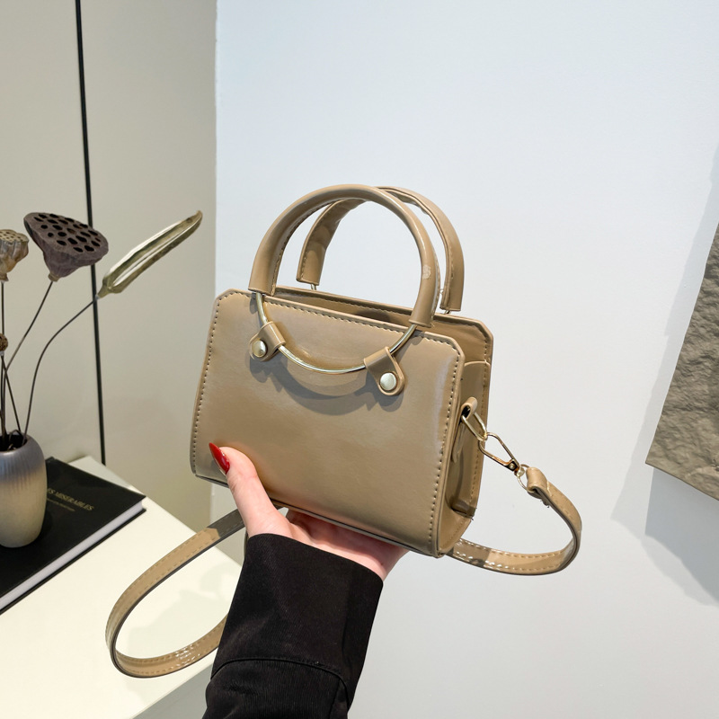 2024, nuevo bolso de gran capacidad, bolso de mano de estilo europeo y americano, bolso de anillo, bolso de hombro.