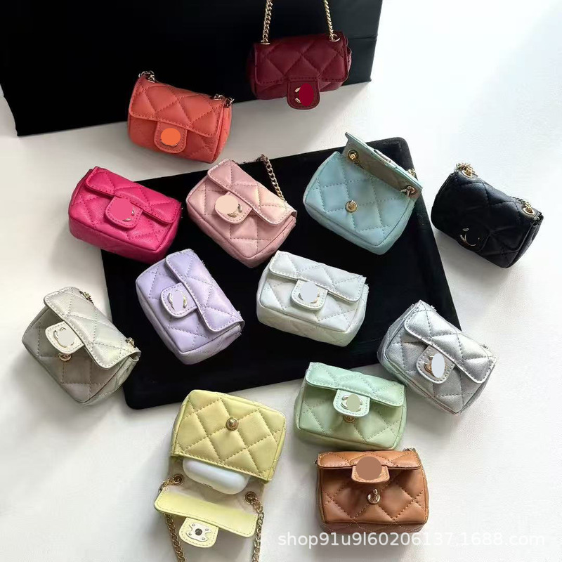 New Quilted Earphone Case for AirPods 2, Small Chanel-Style Chain Crossbody Earphone Cover, Compatible with 3Rd and 4Th Generation Trendy Brands