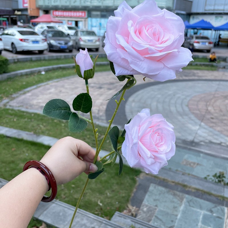 Simulación del Día de San Valentín rosa fabricante 3 sola rama multi-cabeza rosa decoración de la boda flor falsa al por mayor