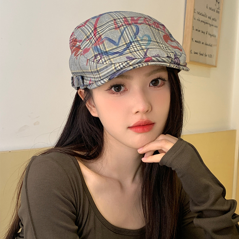 Retro cuadrilátero graffiti lindo sombrero de verano 2024 nuevo nicho dulce y cool cara pequeña boina hombre
