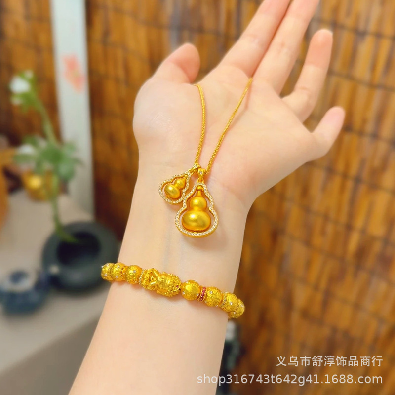 Wei Xue with copper gold-plated necklace rotatable diamond-encrusted hoist pendant stacked light luxury clavicle chain wholesale send girlfriend
