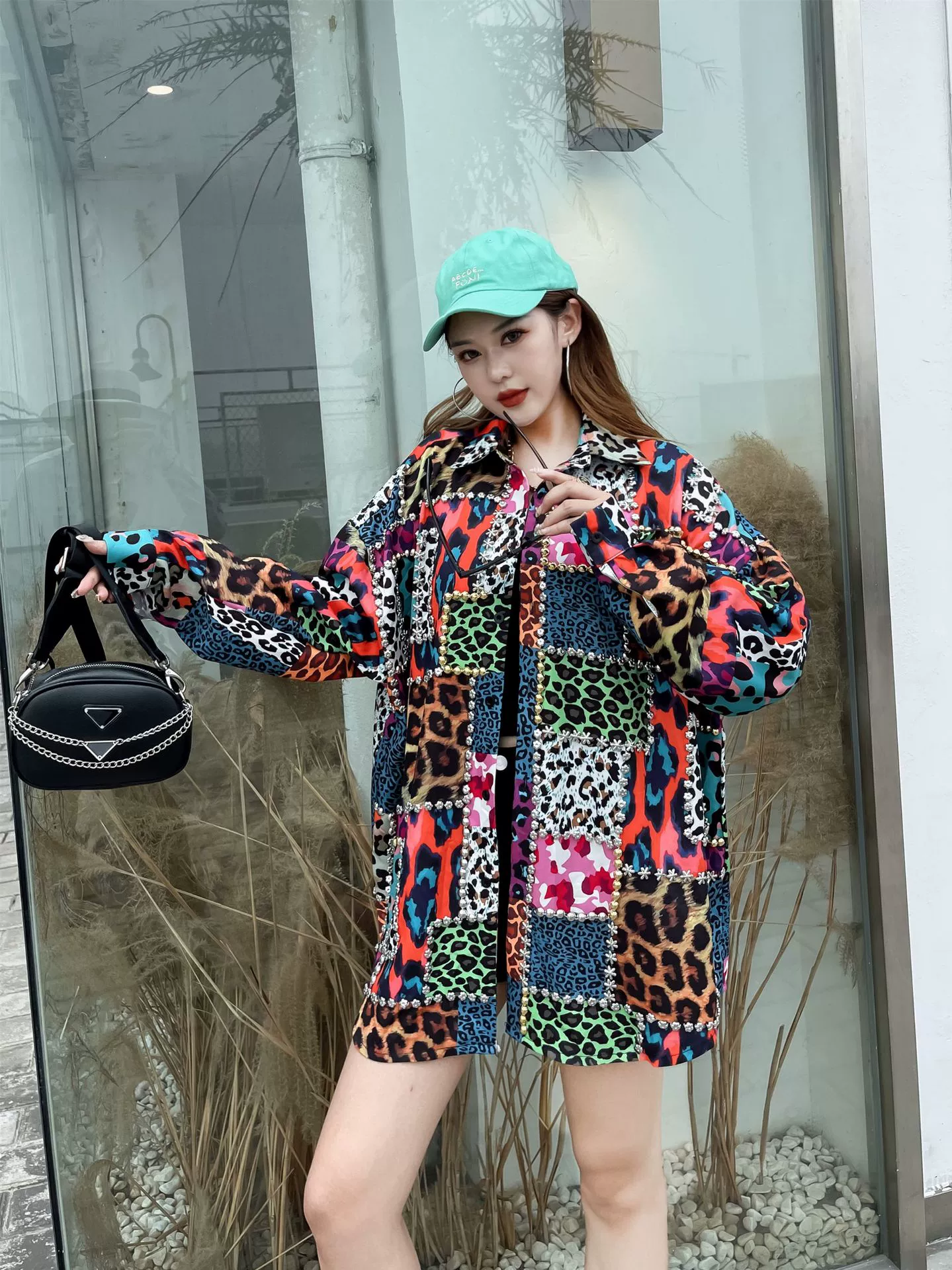Европейский и американский стиль дизайна смысл 2023 весна и осень Новая вышитая бисером клетчатая с леопардовым принтом модная крутая Модная рубашка для женщин