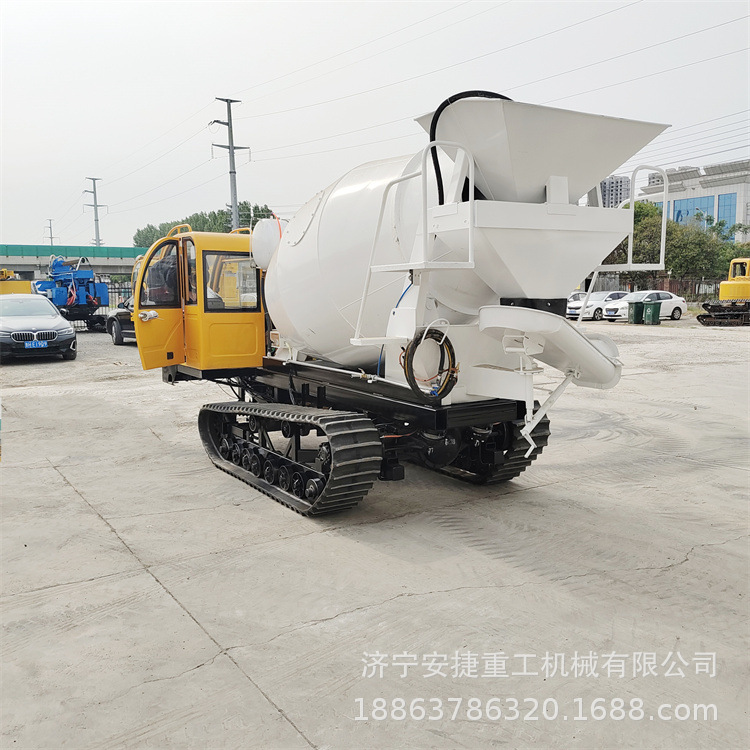 全地形履带混凝土搅拌车 气推高低速履带底盘罐车 3方履带搅拌车