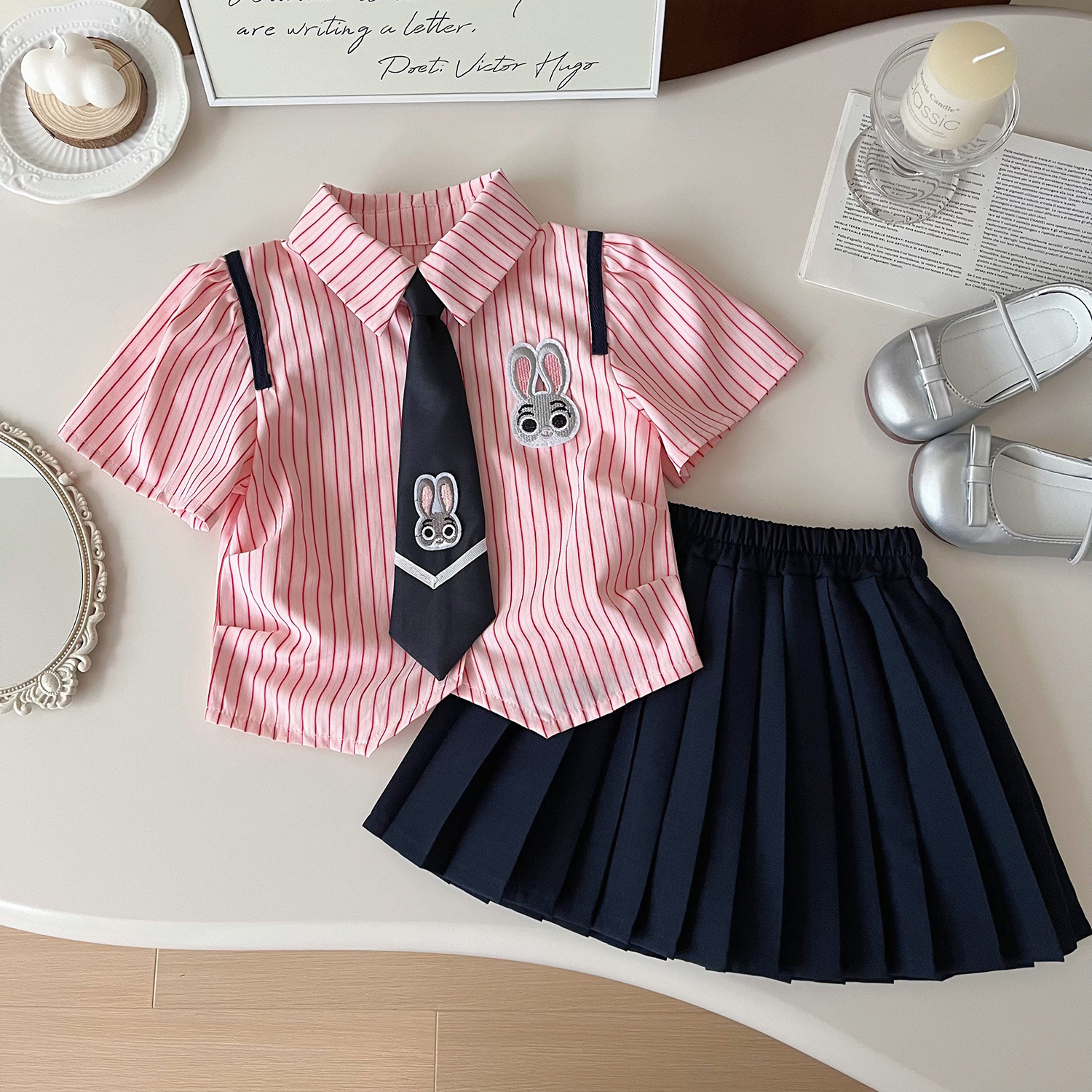 Mädchen Hasen Uniform Set Kurzarmbluse Und Plisseerock_voghion.com