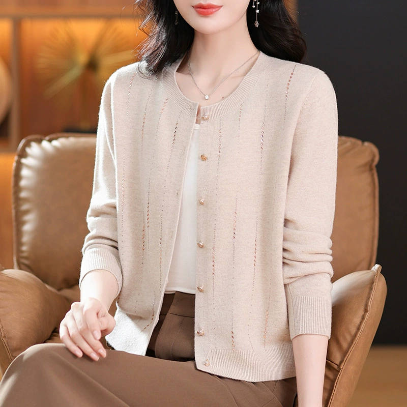 Иностранная мама средних лет свитер свитер женский весенний и осенний кардиган с круглым вырезом короткий сплошной трикотажный топ женский