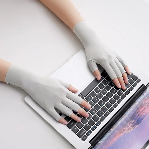 24 Sunscreen Gloves Women's Spring and Summer Thin UV-resistant Nail Art Outdoor Electric Bike Breathable Ice Silk Half-finger Gloves