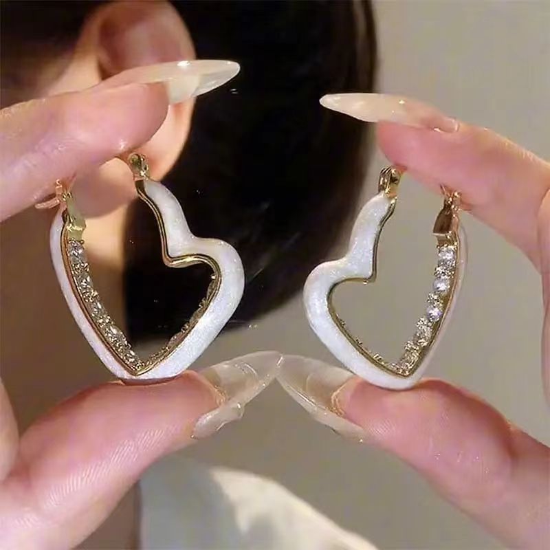 16g Weight Artificial Gemstones Inlay Material Earrings Classification 1 Pair Lady Heart Shape Enamel Inlay Alloy Artificial Gemstones Earrings