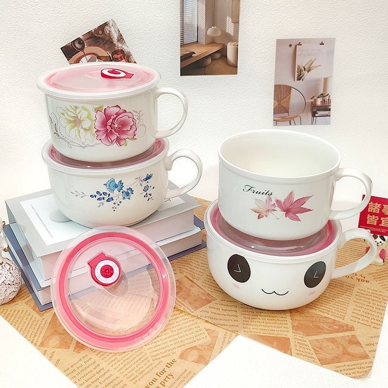 Cartoon ceramic food storage bowl with handle, large size, with lid, microwave-safe, suitable for instant noodles, student dorms, and home use as tableware or a lunch box