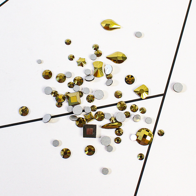 Celebridad de Internet nuevos accesorios para uñas diamante plano tamaño especial en forma de diamante de uñas mixtas Super Flash uñas Diamante pegatinas rhinestone fábrica