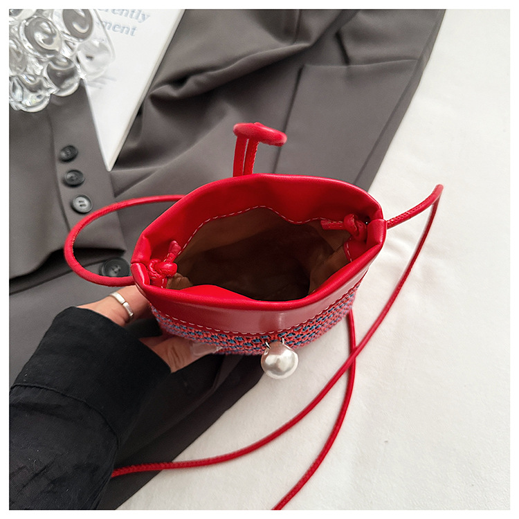 Retro patchwork woven mobile phone bag for women 2025 new summer fashion commuting single-shoulder crossbody pearl bucket bag undefined