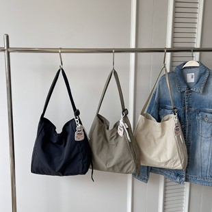 ������ˇ��������Ů2025�¿�μ���r�����e���ذ�С������б���